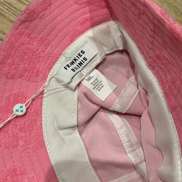 Frankie’s bikinis flower child hat - Picture 4 of 4